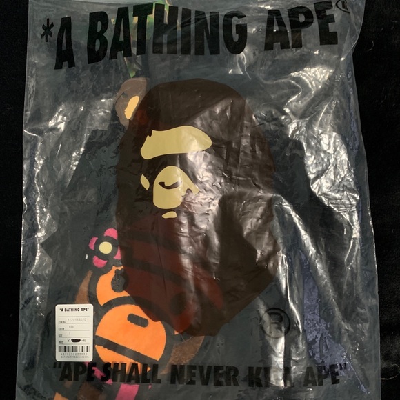 ❗️SOLD on grailed❗️BAPE fuzzy baby milo tee - Picture 3 of 3